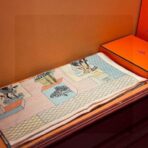 爱马仕双面同色大剧院围巾 粉橙蓝多色撞色 - 图片 4