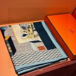 爱马仕双面同色大剧院围巾 黑蓝黄多色撞色 - 图片 2