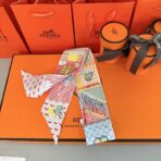 爱马仕夏天时尚单品丝巾 红色 - 图片 3