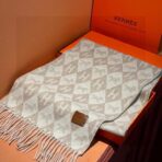 爱马仕巴黎时装展男士女士羊绒围巾 浅棕色调 - Imagem 3