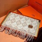 爱马仕巴黎时装展男士女士羊绒围巾 浅棕色调