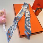 爱马仕斜纹真丝丝巾 蓝色款