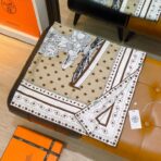 爱马仕斜纹真丝方巾 浅米色款 - Imagem 2