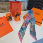 爱马仕斜纹真丝束发带 粉绿蓝撞色