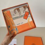 爱马仕方巾《马车先生》橙色款 - Imagem 3