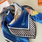 爱马仕方巾《马车先生》蓝色款 - Imagem 3