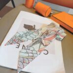 爱马仕树之歌小丝巾 浅绿色 - Imagem 2