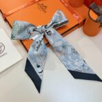 爱马仕水上游乐园Twilly小丝巾 束发带 浅蓝色 - Imagem 3