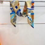 手工卷边斜纹真丝方巾 双面同色 - 图片 2