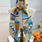 手工卷边斜纹真丝方巾 双面同色 - 图片 3