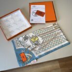 爱马仕真丝方巾【新式座驾】米白蓝撞色 - Imagem 4