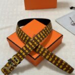 爱马仕（Hermès）定制款马术主题马形扣黄棕色鳄鱼纹皮革腰带