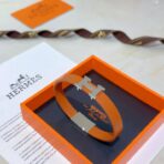 爱马仕（Hermès）皮革 H 扣手镯  橙色