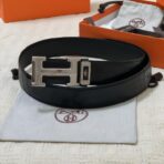 爱马仕（Hermès）黑色鳄鱼皮银色雕花 H 扣男士腰带 - Imagem 4