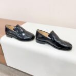 Maison Margiela Tabi 系列厚底分趾乐福鞋（黑色亮面款） - 图片 3