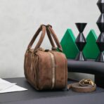 缪缪（Miu Miu）Coffer 系列棕色绗缝绒面革手提斜挎包 - Imagem 2