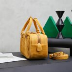 缪缪（Miu Miu）Coffer 系列黄色绗缝绒面革手提斜挎包  小号 - Imagem 2