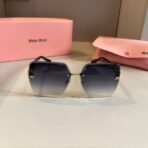 缪缪（Miu Miu）墨蓝色无框方形金属太阳镜 - Imagem 3