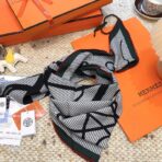 罗马仕 HERMES/2024 三角形尺寸方巾 - 图片 2