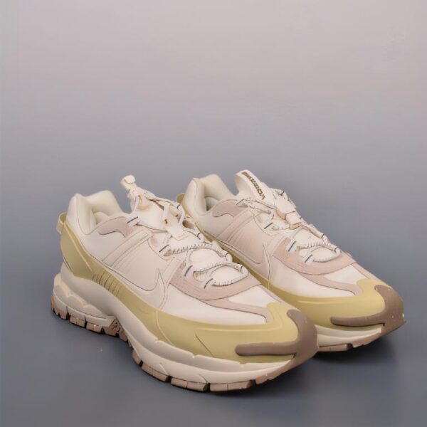 耐克Nike Zoom Vomero Roam 5 Roam 复古跑五代休闲运动慢跑鞋 浅米白色