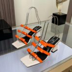 范思哲 La Medusa 系列橙色多带防水台方头高跟凉鞋 - Image 4