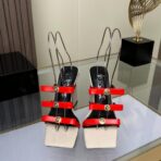 范思哲 La Medusa 系列红色多带防水台方头高跟凉鞋