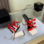 范思哲 La Medusa 系列红色多带防水台方头高跟凉鞋 - 图片 3