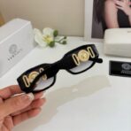 范思哲（VERSACE）Medusa 系列黑色小方框紫色镜片美杜莎徽章太阳镜 - Imagem 2