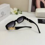 范思哲（VERSACE）Medusa 系列黑色小方框紫色镜片美杜莎徽章太阳镜 - Imagem 3