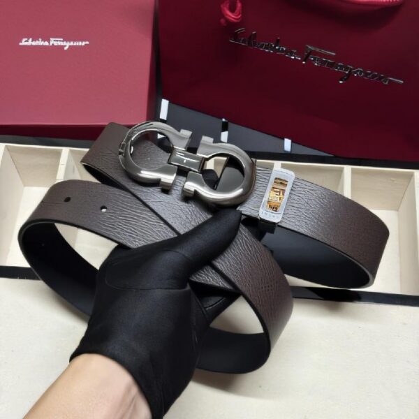 菲拉格慕（Salvatore Ferragamo）棕色粒面小牛皮银色 Gancini 扣双面男士腰带