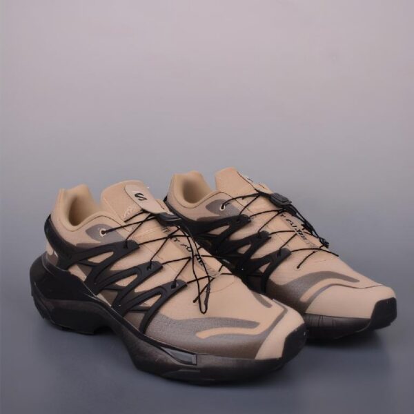 萨洛蒙户外功能鞋 卡其色