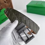 葆蝶家（Bottega Veneta）绿色绗缝小牛皮灰色板扣男士腰带 - 图片 2