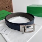 葆蝶家（Bottega Veneta）藏青蓝面灰底绗缝小牛皮银色板扣男士腰带