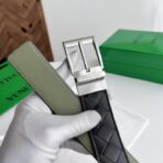 葆蝶家（Bottega Veneta）黑面绿底绗缝小牛皮银色板扣男士腰带 - 图片 4