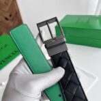 葆蝶家（Bottega Veneta）黑面艳绿底绗缝小牛皮银色板扣男士腰带 - 图片 4