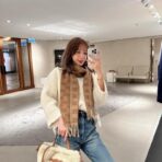 赛琳CELINE凯旋门散林老花羊绒围巾 浅栗色 - 图片 3