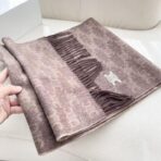 赛琳凯旋门散林老花羊绒围巾 巧克力色 - 图片 2