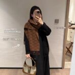 赛琳(CELINE)凯旋门散林老花羊绒围巾 太妃糖棕色 - 图片 2