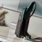 路易威登（Louis Vuitton）Avenue 老花拼绿色皮革胸包 - Image 3