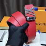 路易威登（Louis Vuitton）INITIALES 红面黑底荔枝纹牛皮银扣腰带 - Imagem 2