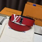 路易威登（Louis Vuitton）INITIALES 红面黑底荔枝纹牛皮银扣腰带