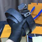 路易威登（Louis Vuitton）Initiales 40mm 黑色压纹牛皮腰带