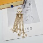 路易威登（Louis Vuitton）经典 Monogram 元素金色流苏挂饰 - 图片 2