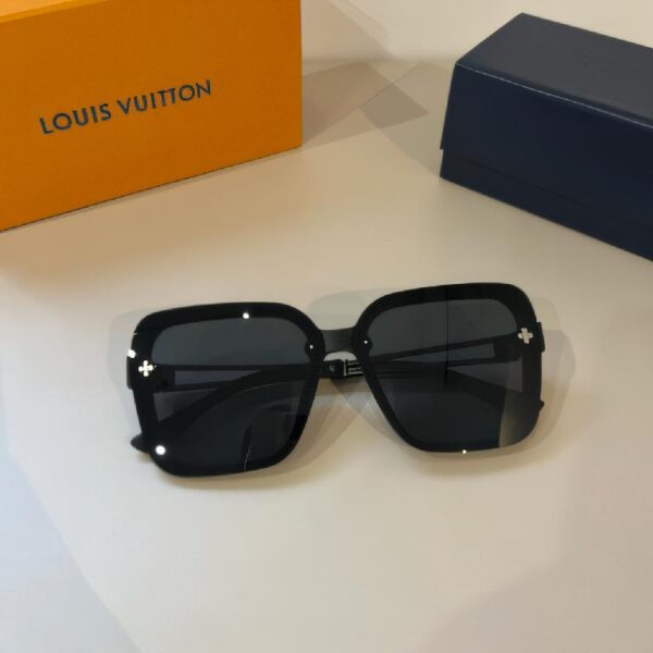 路易威登（Louis Vuitton）金属饰方形太阳镜