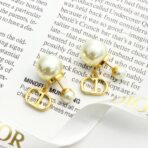 迪奥双球珍珠CD字母耳钉 - Imagem 4