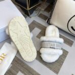迪奥 Dior Christal Dior 系列毛绒穆勒拖鞋（白灰配色款） - 图片 4