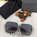 迪奥（Dior）30 Montaigne  方形太阳镜 绿框 黑框