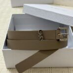 迪奥（Dior）CD Icon 系列棕色粒面小牛皮银色饰面腰带