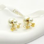 迪奥（Dior）Tribales 系列双球珍珠扇形星星耳钉
