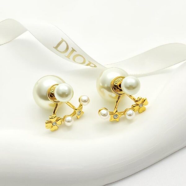 迪奥（Dior）Tribales 系列双球珍珠扇形星星耳钉